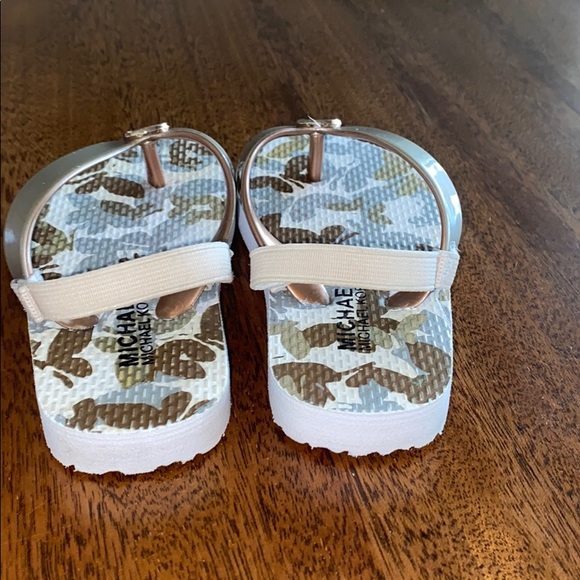 Michael Kors toddler sandals - Picture 6 of 6